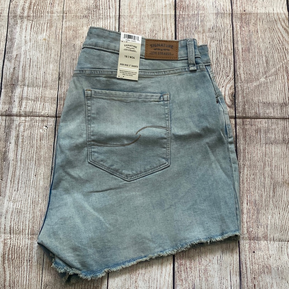 Levi Strauss shorts/18